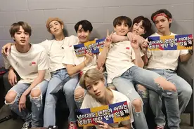 TWICE的现场实力有待提高！BTS防弹少年团看她们表演的反应是？视频封面