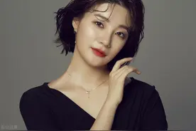 大家是否发现，不紧不慢、不急不躁的女人，往往最终什么都不缺图片