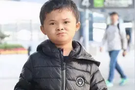 从百万豪车接送到被辞退回村，网红小马云现状令人唏嘘图片