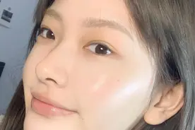 为什么你化妆三小时后，不是油就是“发黄”？大牌粉底也避免不了图片