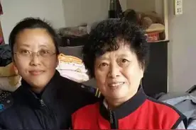 济南公交“母女档”：长大后我就成了你图片