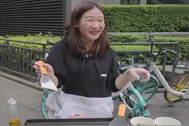 985毕业生摆地摊，不给老板打工，也能有上亿身家图片