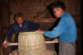 挨砻地堵，舂米叩臼，是昔日潮汕农事，“挨砻地堵”还是一种植物图片