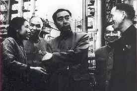建国初中央这个部任务很紧迫 两位开国名将是怎么接续当部长的图片