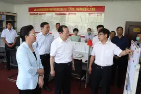 陕西省委政法委副书记、秘书长、省扫黑办主任黄超来商洛调研扫黑除恶专项斗争工作图片
