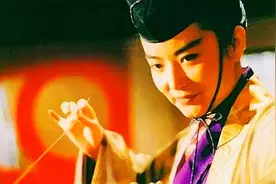 难怪令狐冲有“独孤九剑”，却打不过东方不败，你看他是谁的传人图片