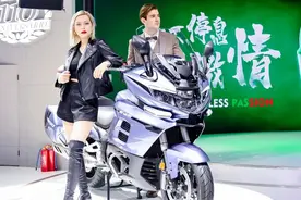 贝纳利三缸巡航1200GT售价：9.98万，新款黄巡5.98万图片