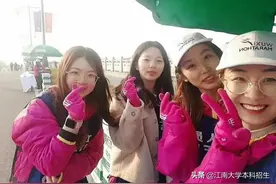 全员高颜值！2个宿舍8位美女上岸海内外名校，还都来自同一大学同个学院！图片