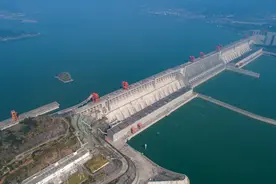 一百年后，三峡大坝沉淀的泥沙怎么处理？世界名坝，蓄清排浑图片