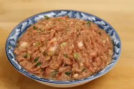 调饺子馅，牢记“加2水，放2油”，肉馅鲜嫩多汁，贼香贼香图片