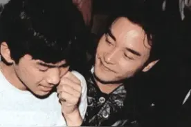 因为长得太像，张国荣把他认成儿子，现在变成什么样子了？图片