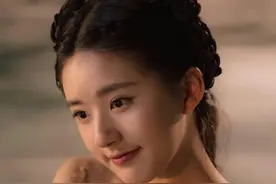 圆脸女神赵思露，竟然也有双下巴，3组瘦脸瑜伽，肉肉脸变瓜子脸图片