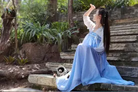 汉服之美，集天地之灵气，吸日月之精华。图片