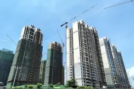 房子已经“过剩”，为何房价一直不下跌？4类人在阻止图片
