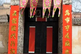 农村俗语，大门过于堂，家败人丁亡，为何又说家里出不孝儿郎？图片