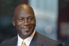 乔丹评NBA历史最强阵容，科比詹皇无缘，网友：这阵容能6连冠图片