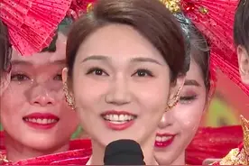 春晚口红色号又火了！李思思枣泥红美上热搜，新人主持外形亮眼图片
