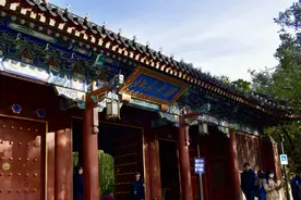 胡适竟认为毛主席的诗词不好，然而胡适本人的诗词水平又如何呢？图片