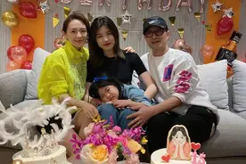 汪峰15岁的女儿一眨眼就长大了图片