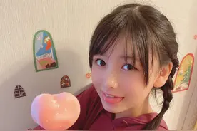 16岁日本女孩的可爱街拍，青春气息洋溢图片