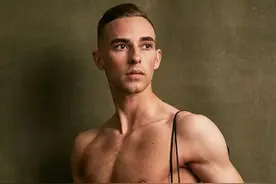 奥运会花样滑冰运动员Adam Rippon 跟男友订婚图片