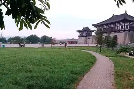 若问牛年石界事 请看洛阳定鼎门图片