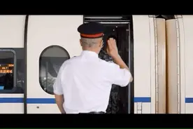 老爸开高铁送儿子入伍参军！这些镜头，令人感动且骄傲图片