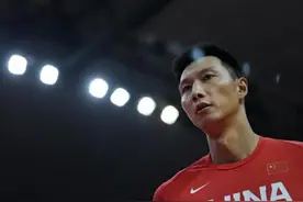 大爱！阿联已于2日前低调捐款，周琦捐50万，球迷：一个月工资啊图片