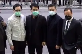 吴孟达设灵日仅有20多位明星现身，场面清冷，周润发最终未现身图片
