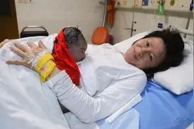 历尽千辛生下宝宝，宝妈却在20天后没了，科学坐月子“人命关天”图片