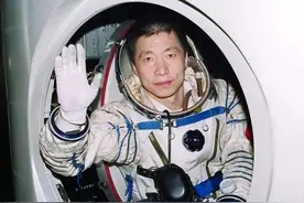 我们中国的第一位航天员，为什么是杨利伟？图片