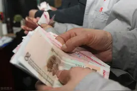 工地一年能挣多少钱？说出来你可能不信！存不到钱多是因为这两点图片
