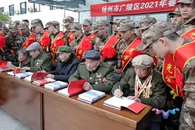 传承红色基因 担当强军重任 新兵入伍的难忘“第一课”图片