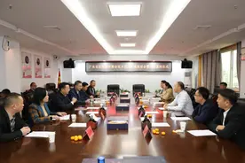 我县举行广东省江西南丰商会返乡投资交流座谈会暨项目签约仪式图片