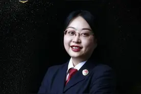 秦淮政法先锋——袁媛图片