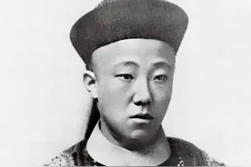 建国后毛主席见清朝禁卫军司令，笑道：看起来不像征战沙场的将军图片