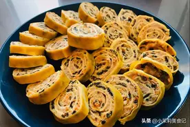 北方过年必备食物，一张豆皮半碗肉馅，蒸一蒸做香肠，美味又营养图片