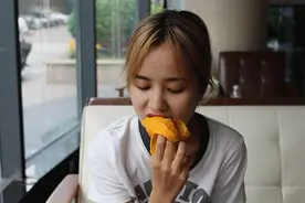 去年热卖100000单的小台农芒来啦，甜嫩还多汁，你准备好抢了吗？图片