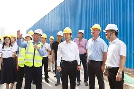 东莞市领导视察宏达工贸集团在建重点项目嘉荣外国语学校图片
