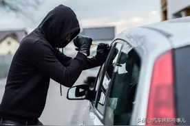 驾驶证和行驶证不能放在车里？交警：吃一次亏，以后就不敢放了！图片