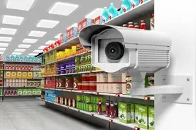 店里监控拍到店外2人打架 警察要我提供视频监控，我可以拒绝吗？图片