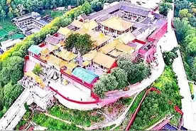 清代皇帝朝拜五台山驻跸的寺院——菩萨顶图片