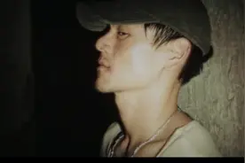 放弃肌肉猛男形象！彭于晏瘦到脊椎骨凸起，舒淇直呼皮包骨图片