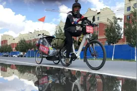 爸爸带4岁儿子骑行5000余公里引热议，如今家境曝光，不服不行图片
