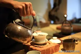 煮一壶热茶，温暖寒冬图片