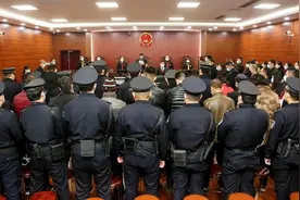 枣庄市市中区人民法院依法对刘亭等36人涉黑案一审公开宣判图片