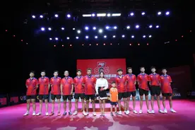 八一银川训练基地队带5岁“锦鲤”萌娃夺冠！为爱而战 为家庭而战图片