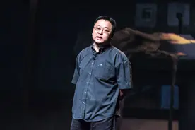 罗永浩其人图片