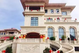 福建富豪家里真有矿，回老家砸3000万盖别墅，艳羡十里八乡图片