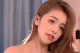 路人视角是女网红照妖镜？刘思瑶素颜形象崩塌，小团团古灵精怪图片
